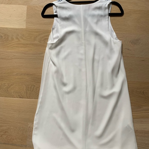 BCBG White with blue embroidery dress - Picture 5 of 5
